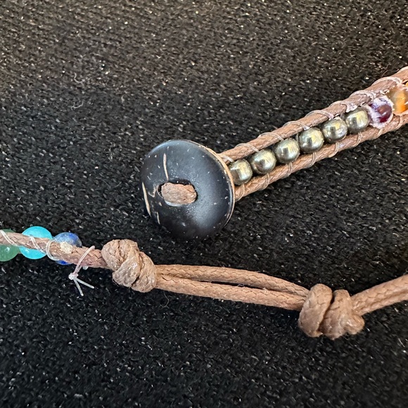 Leather and beads necklace - Picture 3 of 4